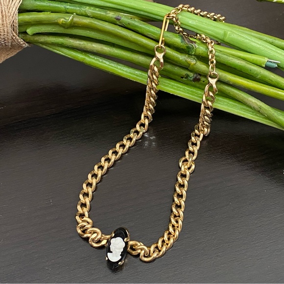 Vintage Unsigned Victorian Lady Cameo Choker Necklace - Picture 1 of 16